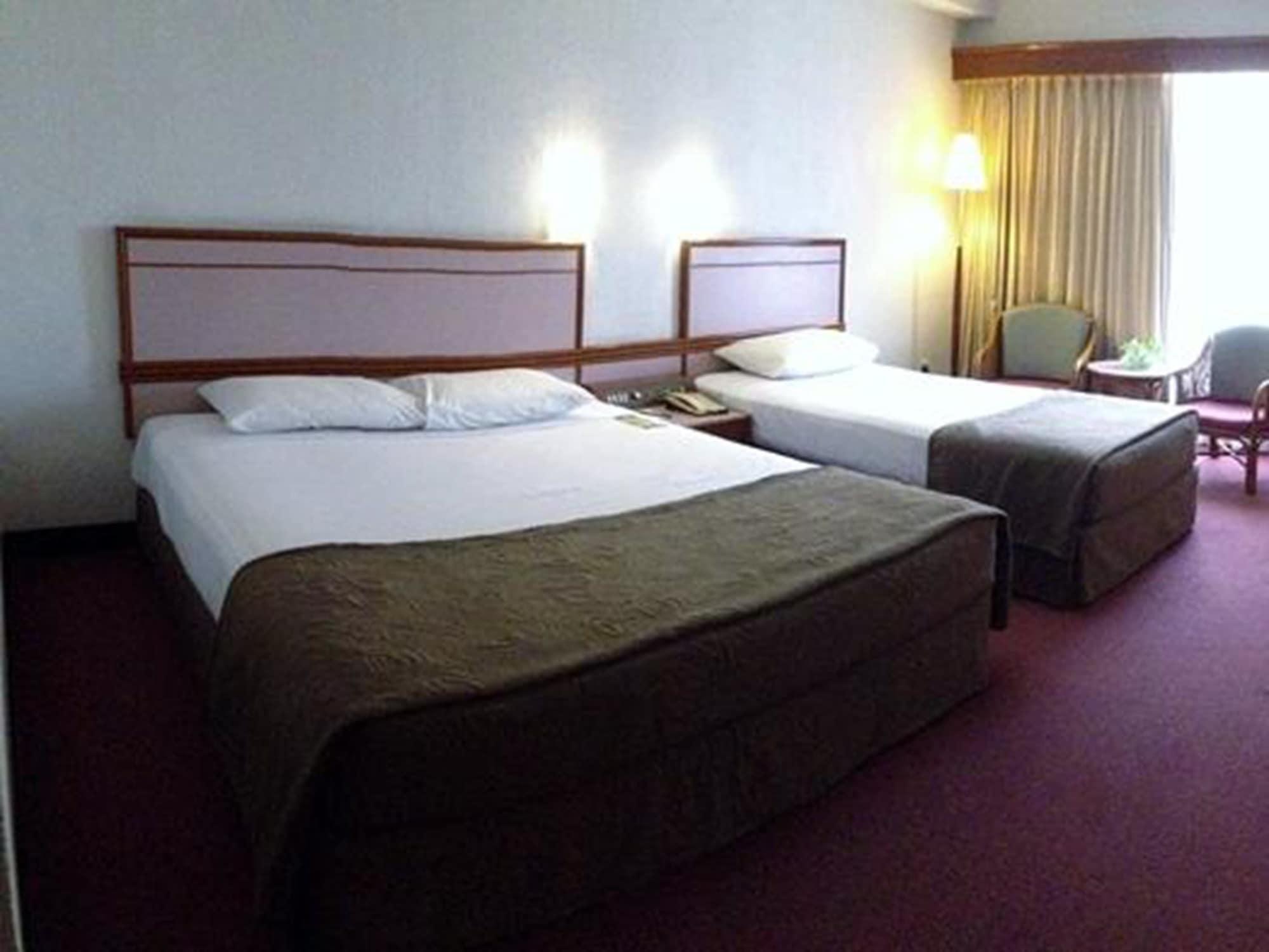 Hotel Grand Continental Kuantan Exterior photo