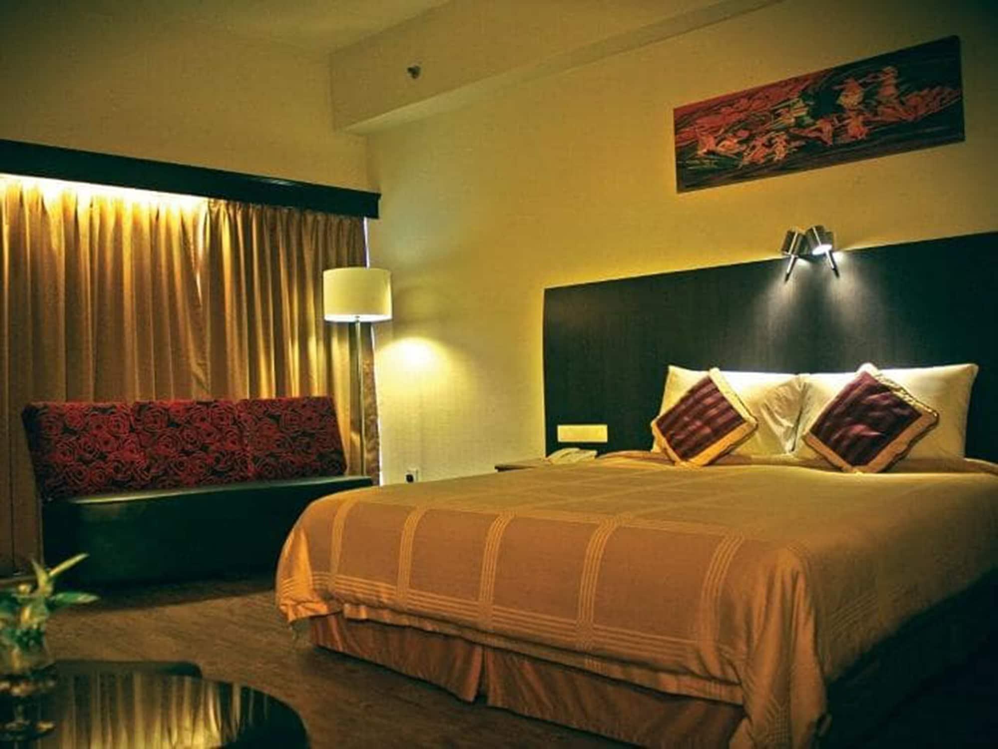 Hotel Grand Continental Kuantan Exterior photo