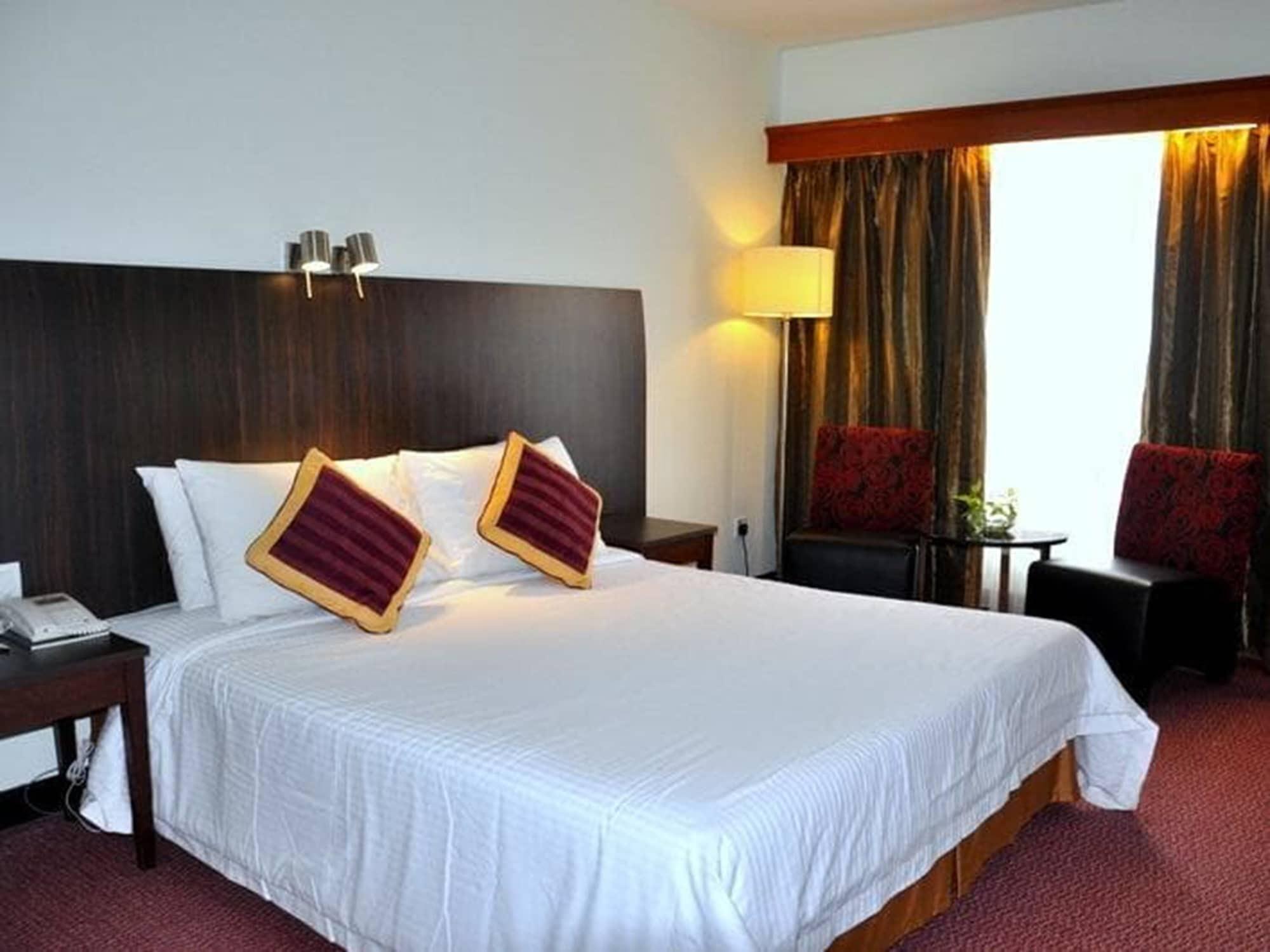Hotel Grand Continental Kuantan Exterior photo