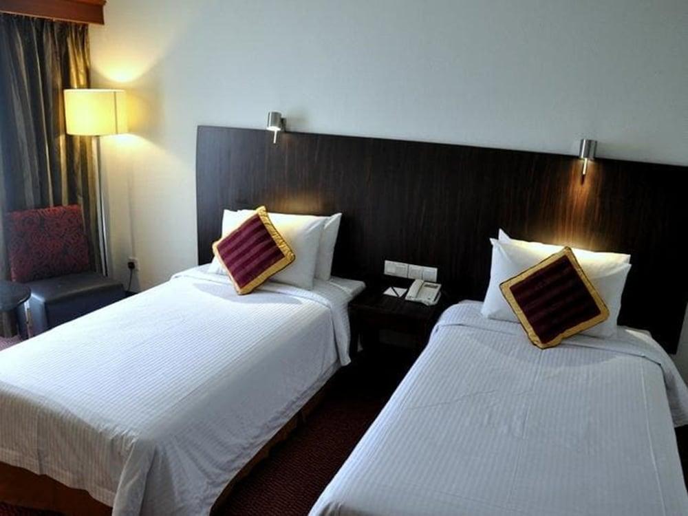 Hotel Grand Continental Kuantan Exterior photo
